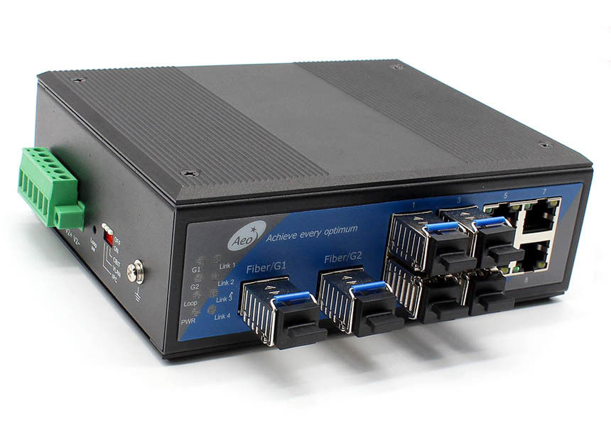 Masaüstü SFP Fiber Anahtarı 2 Gigabit SFP 4 10 / 100Mbps Ethernet 4 10 / 100Mbps SFP